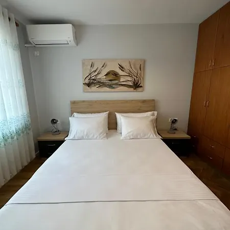 Apartment B&s